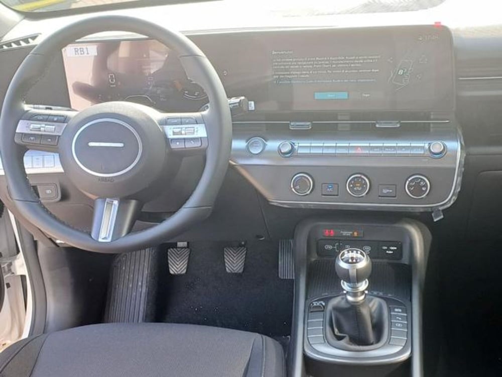 Hyundai Kona nuova a Savona (13)