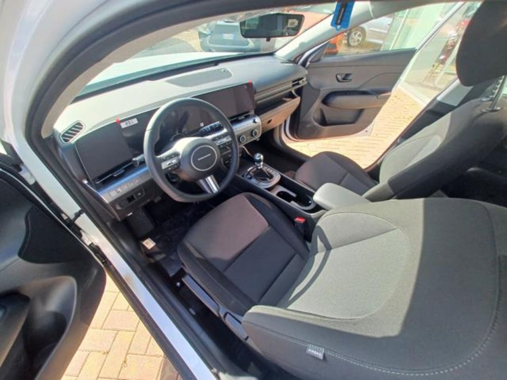 Hyundai Kona nuova a Savona (17)