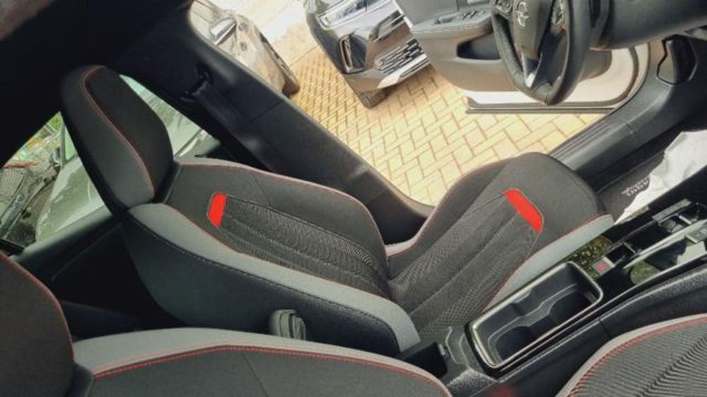 Opel Mokka usata a Savona (18)