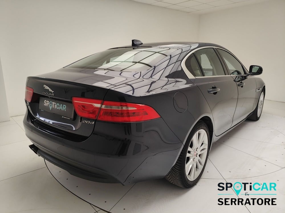 Jaguar XE usata a Como (5)
