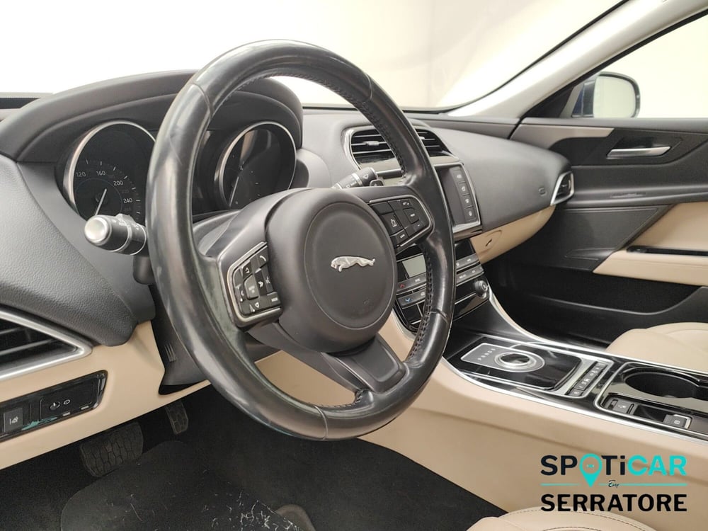 Jaguar XE usata a Como (7)