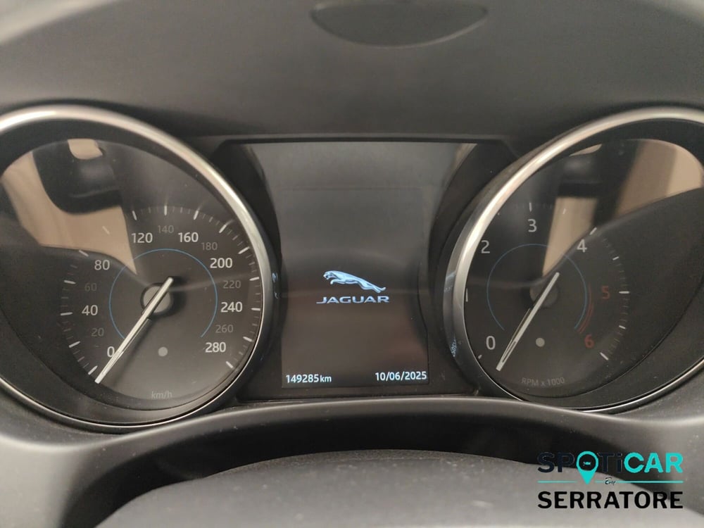 Jaguar XE usata a Como (9)