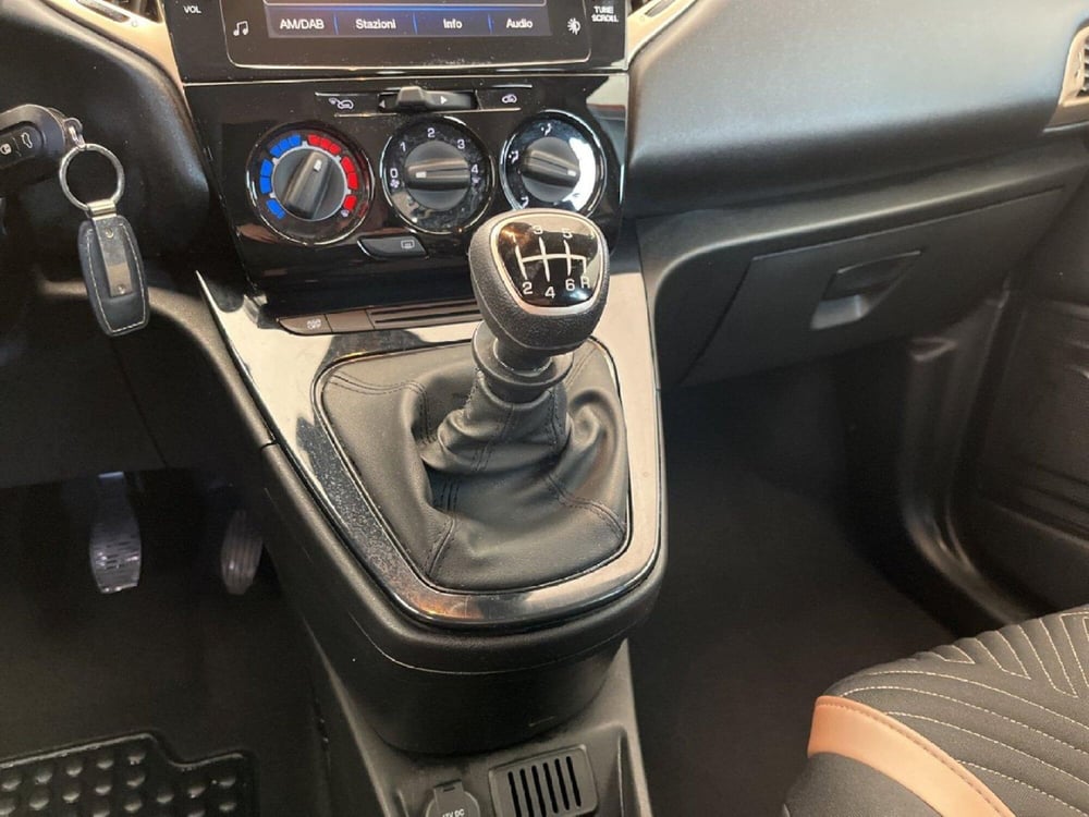 Lancia Ypsilon usata a Torino (14)