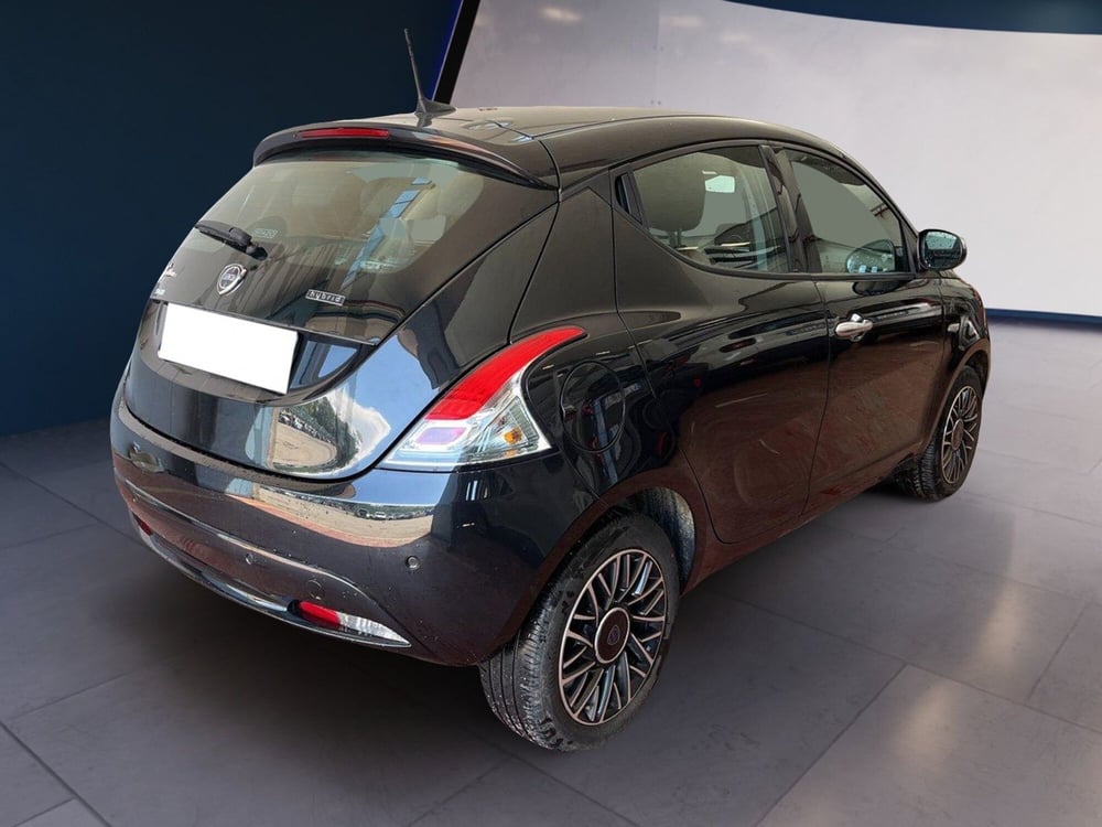 Lancia Ypsilon usata a Torino (4)