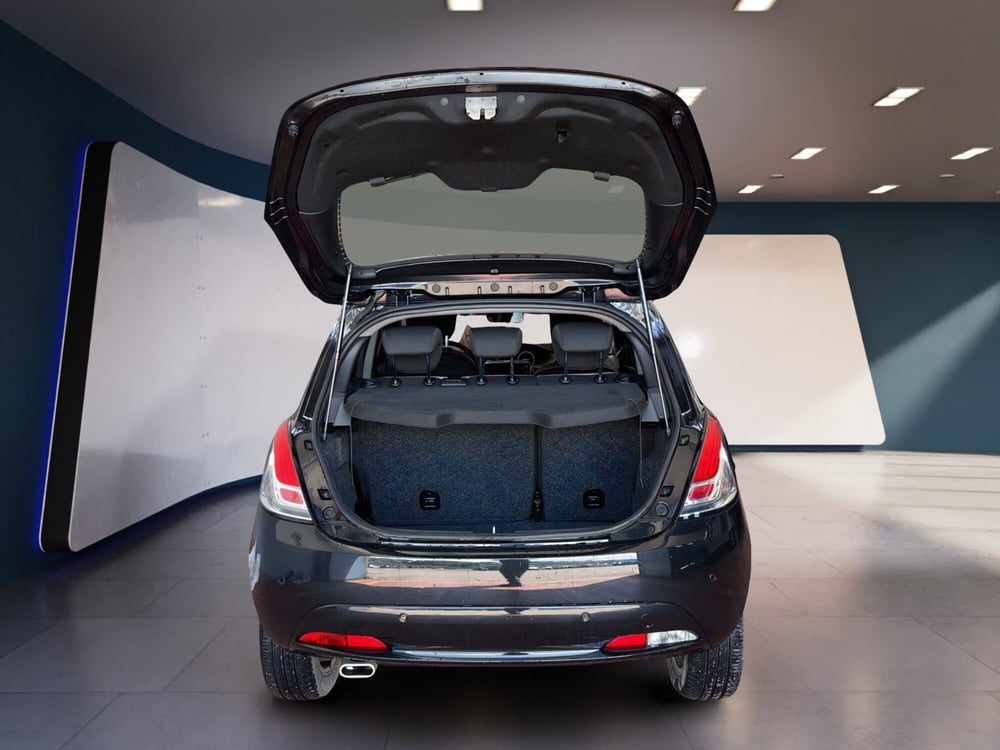 Lancia Ypsilon usata a Torino (7)