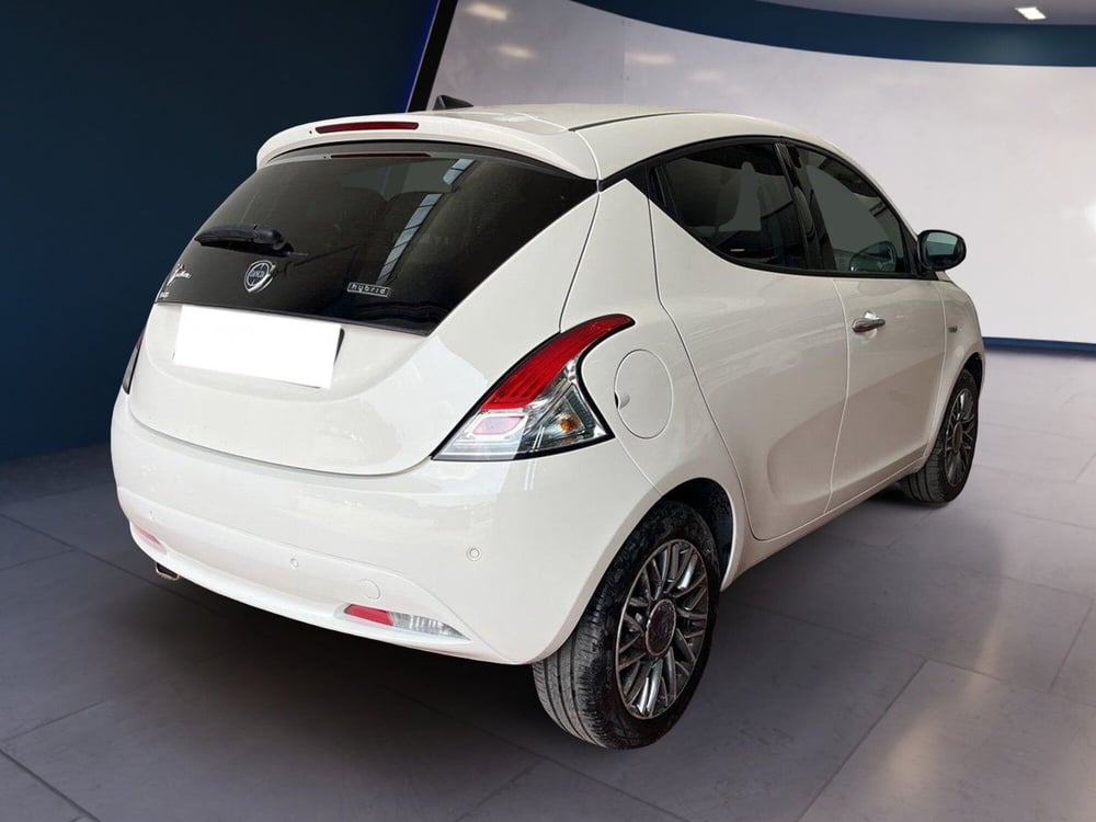 Lancia Ypsilon usata a Torino (4)