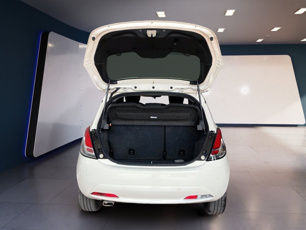 Lancia Ypsilon usata a Torino (7)