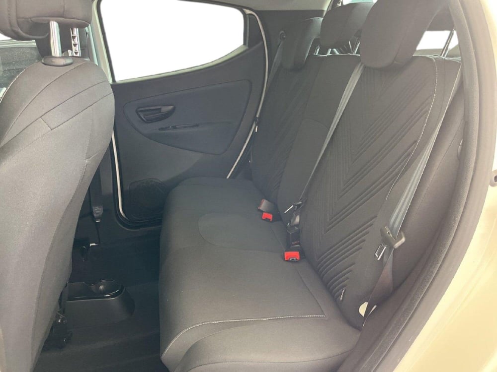 Lancia Ypsilon usata a Torino (9)