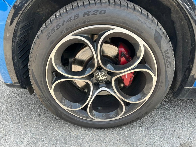 Alfa Romeo Stelvio usata a Milano (11)