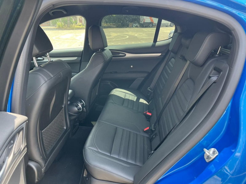 Alfa Romeo Stelvio usata a Milano (14)