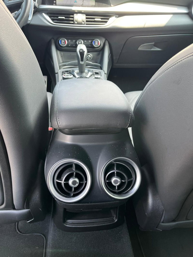 Alfa Romeo Stelvio usata a Milano (16)