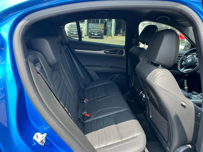 Alfa Romeo Stelvio usata a Milano (17)