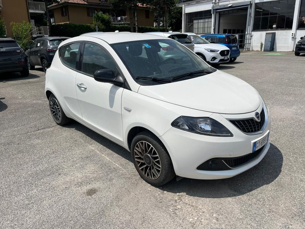 Lancia Ypsilon usata a Milano (3)