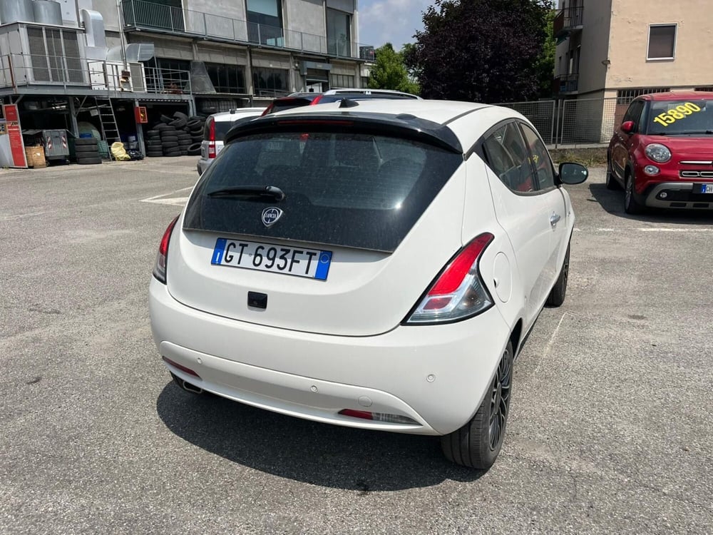 Lancia Ypsilon usata a Milano (7)