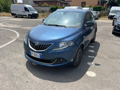 Lancia Ypsilon 1.0 FireFly 5 porte S&amp;S Hybrid Gold Plus del 2024 usata a Milano