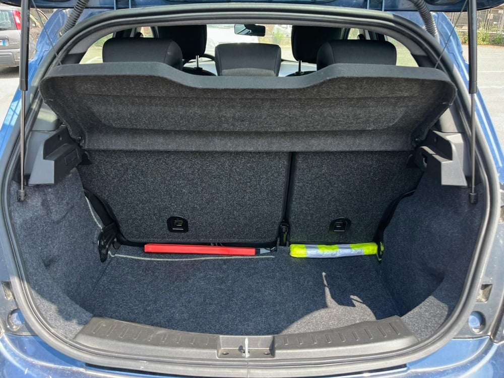 Lancia Ypsilon usata a Milano (10)