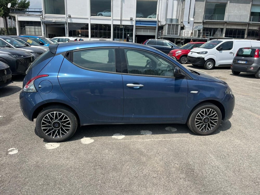Lancia Ypsilon usata a Milano (5)