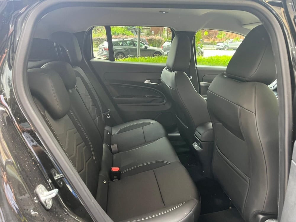 Jeep Avenger nuova a Milano (15)