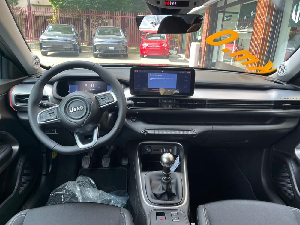 Jeep Avenger nuova a Milano (16)