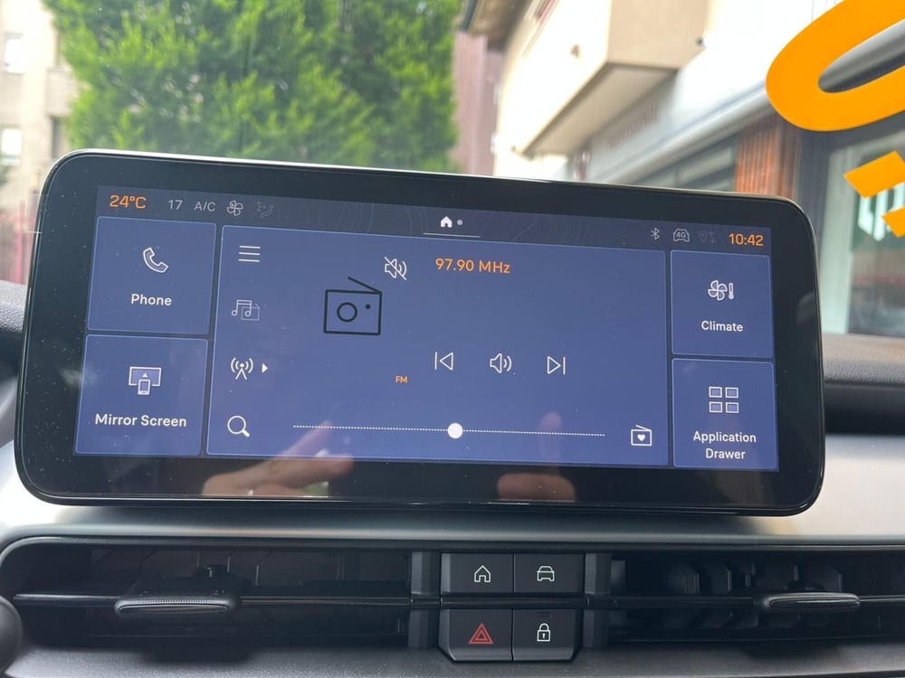Jeep Avenger nuova a Milano (17)