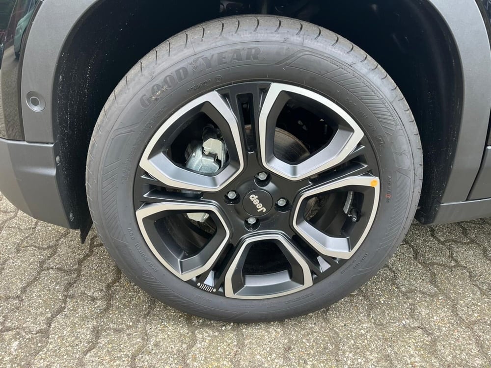 Jeep Avenger nuova a Milano (19)