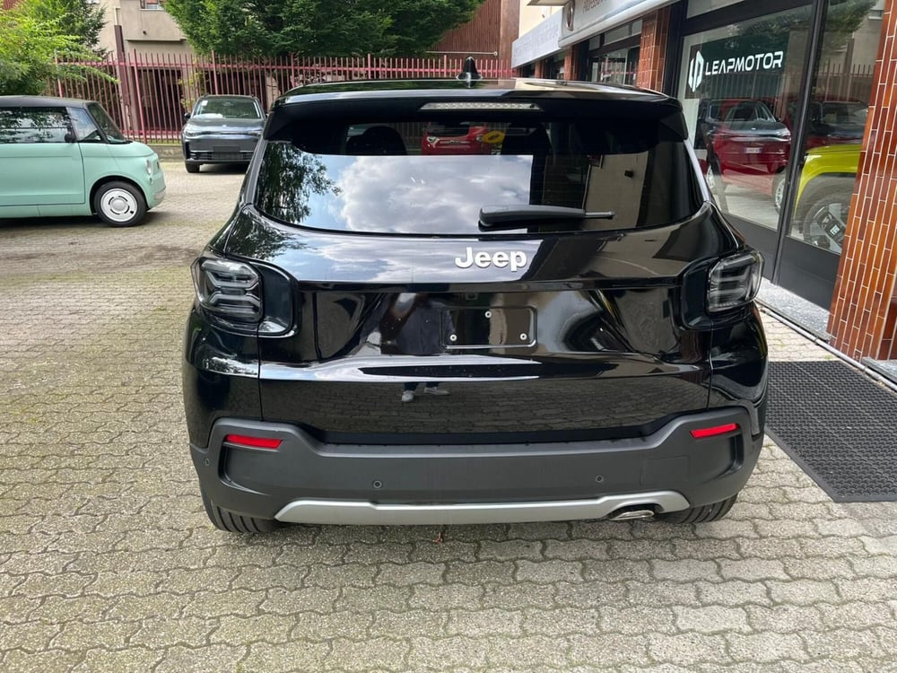 Jeep Avenger nuova a Milano (8)