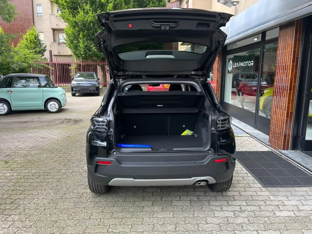 Jeep Avenger nuova a Milano (9)
