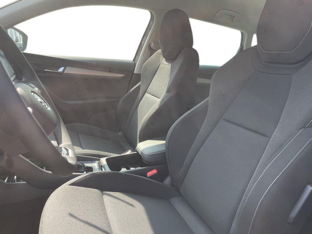 Skoda Karoq nuova a Prato (8)