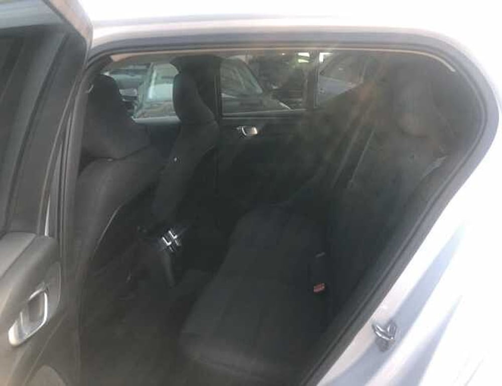 Volvo XC40 usata a Lucca (10)