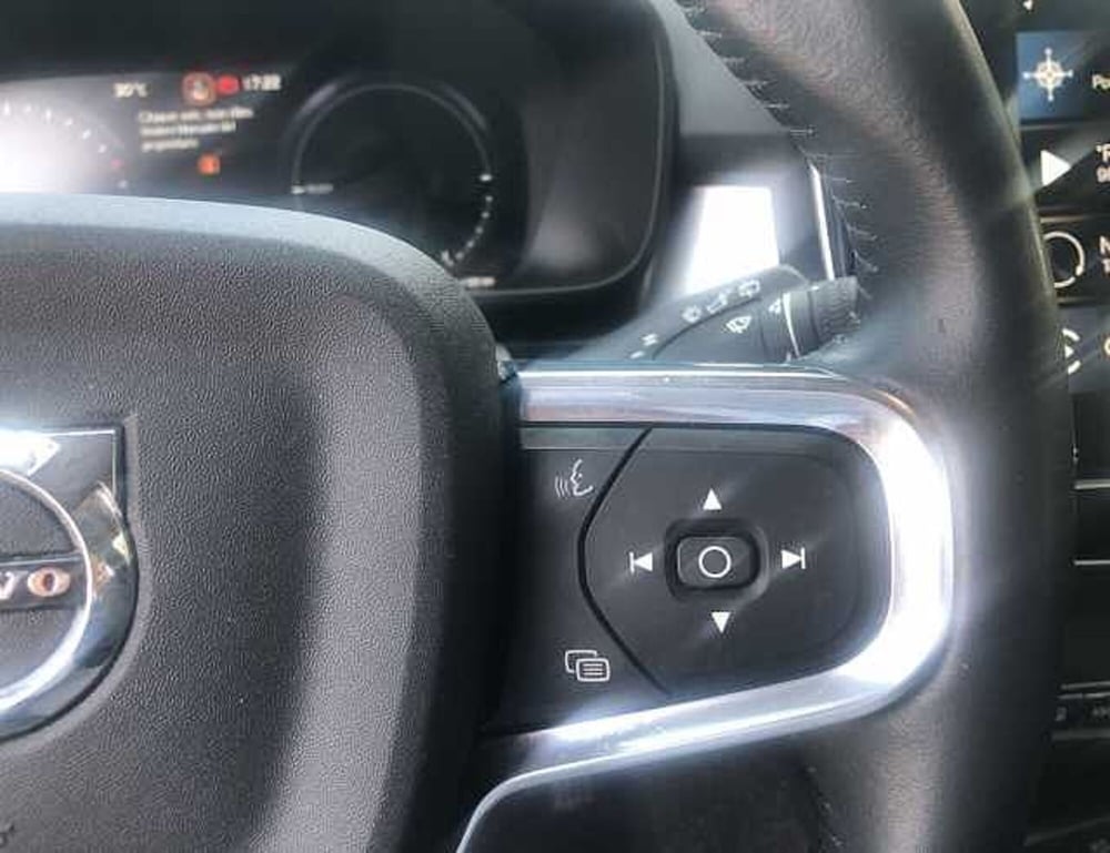 Volvo XC40 usata a Lucca (15)