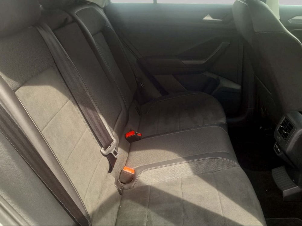Volkswagen T-Roc usata a Livorno (11)