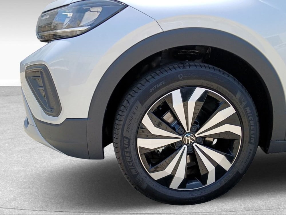 Volkswagen T-Cross nuova a Livorno (15)