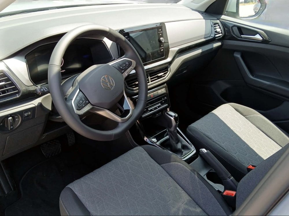 Volkswagen T-Cross nuova a Livorno (6)