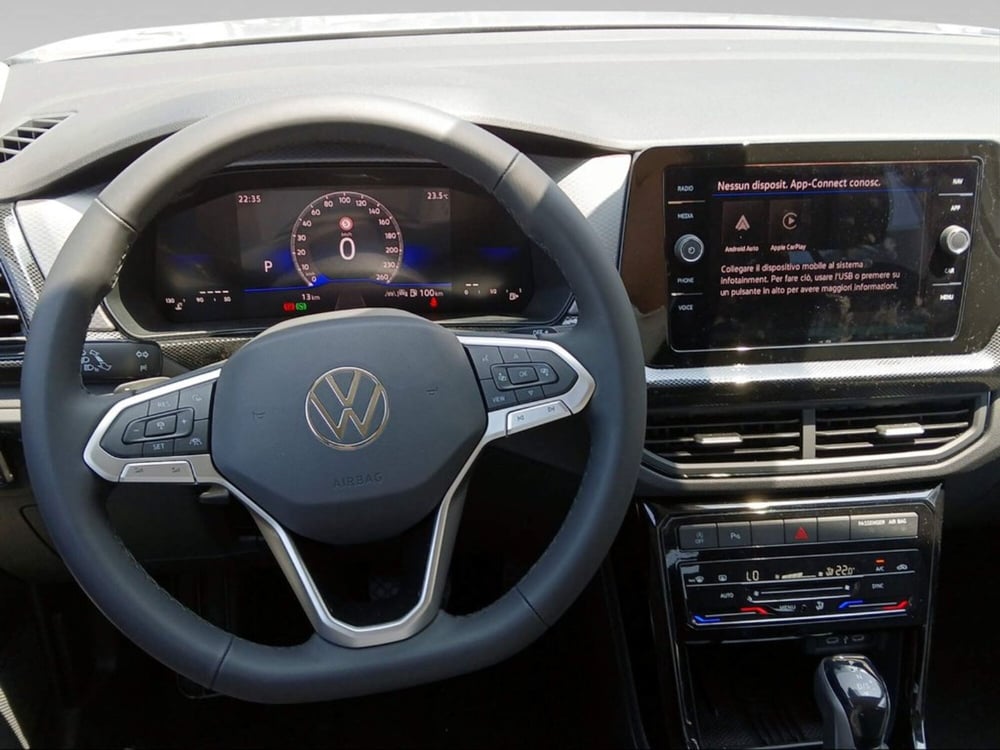 Volkswagen T-Cross nuova a Livorno (8)