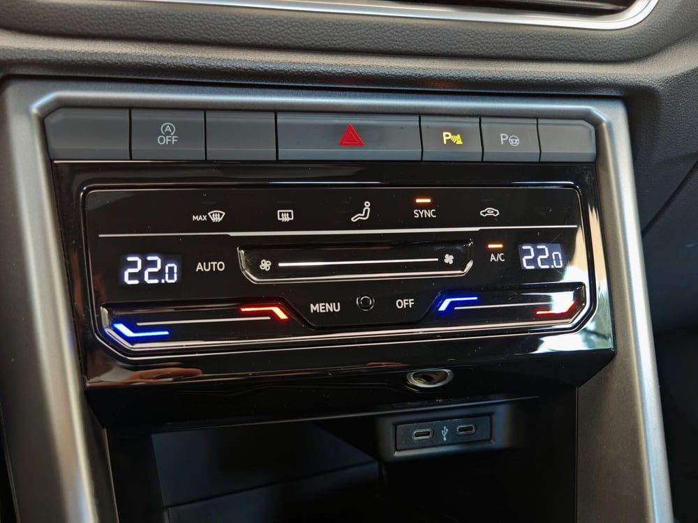 Volkswagen T-Roc Cabrio usata a Palermo (19)