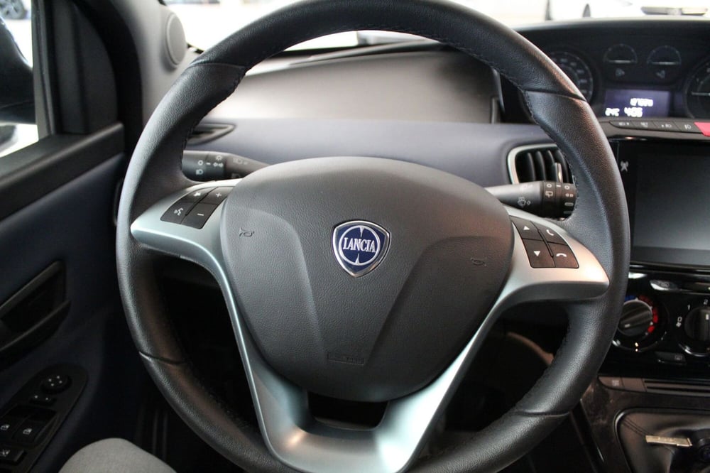 Lancia Ypsilon usata a Cremona (10)