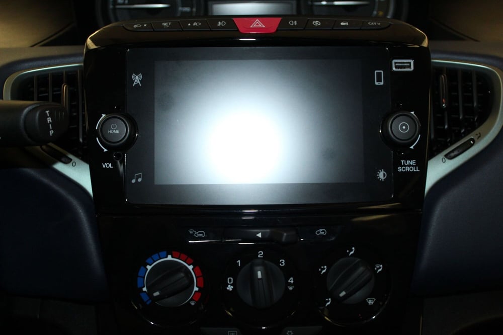 Lancia Ypsilon usata a Cremona (12)