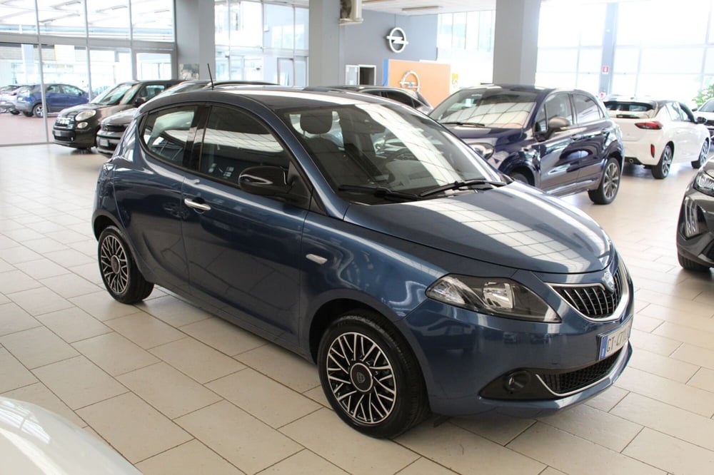 Lancia Ypsilon usata a Cremona (3)