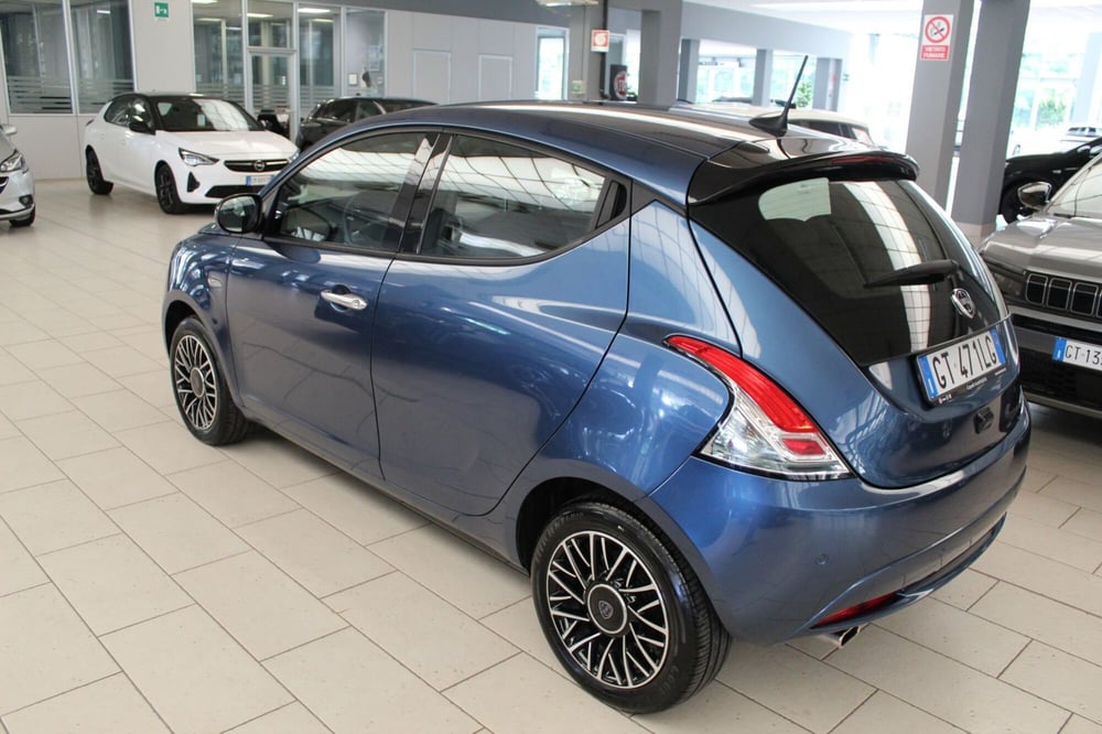 Lancia Ypsilon usata a Cremona (5)