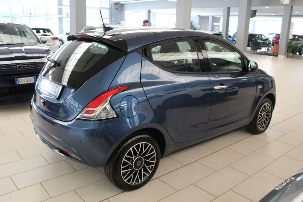 Lancia Ypsilon usata a Cremona (6)