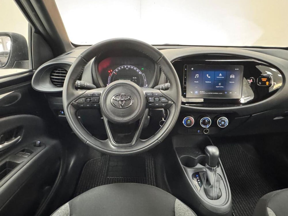 Toyota Aygo X usata a Como (10)