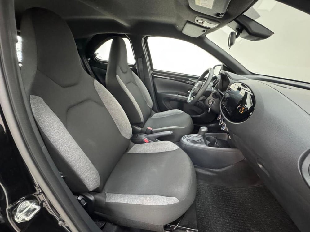 Toyota Aygo X usata a Como (3)