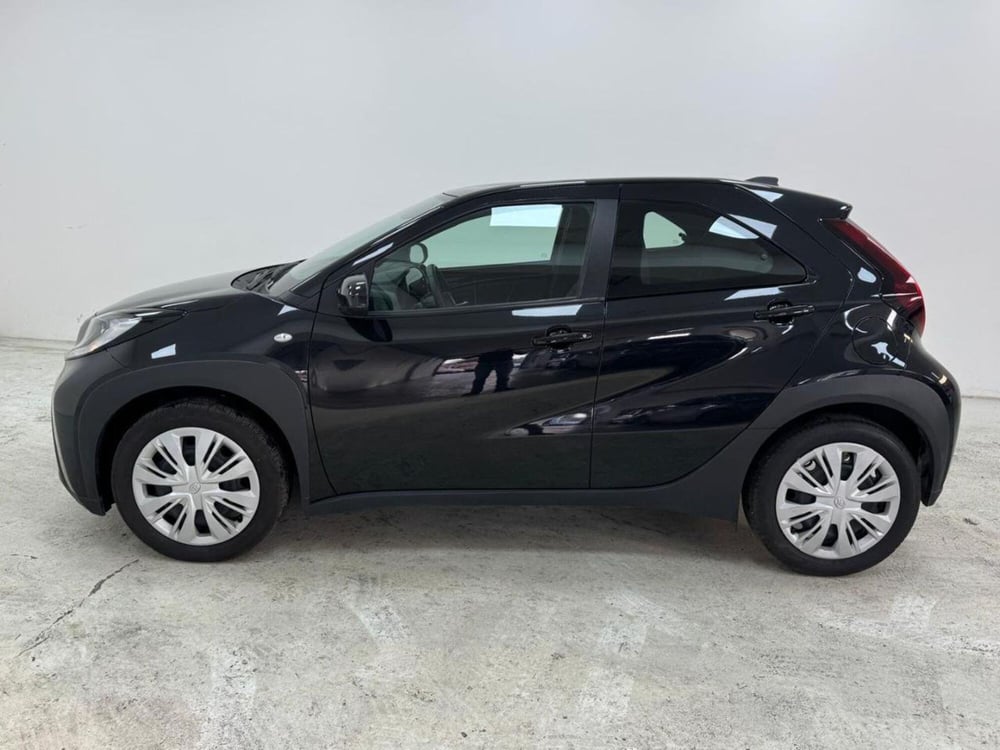 Toyota Aygo X usata a Como (8)
