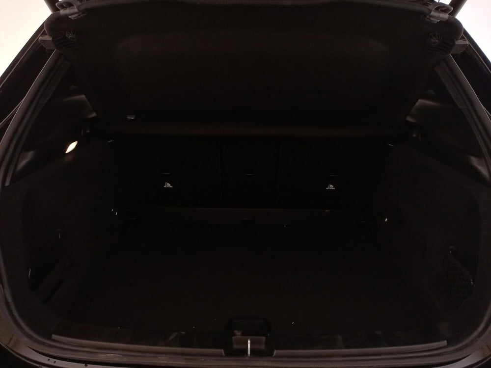 Mercedes-Benz GLA SUV usata a Matera (14)