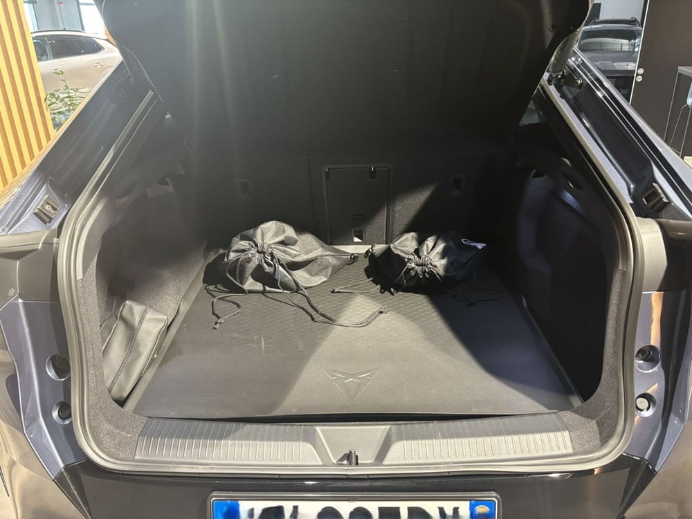 Cupra Tavascan nuova a Ferrara (15)