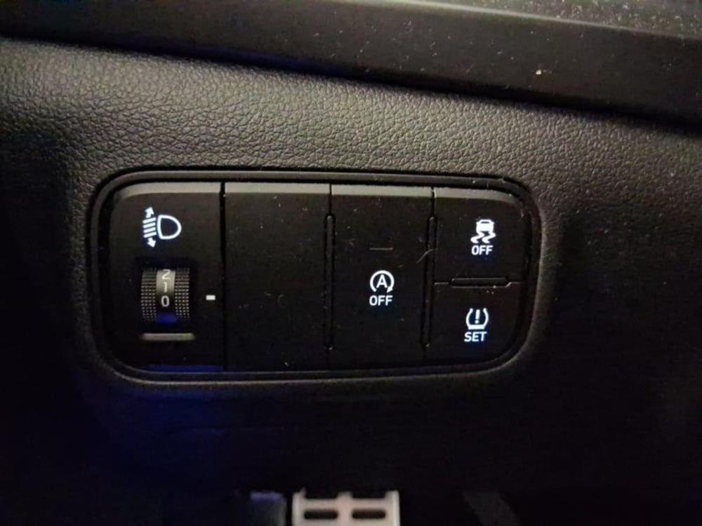 Hyundai Bayon usata a Genova (19)