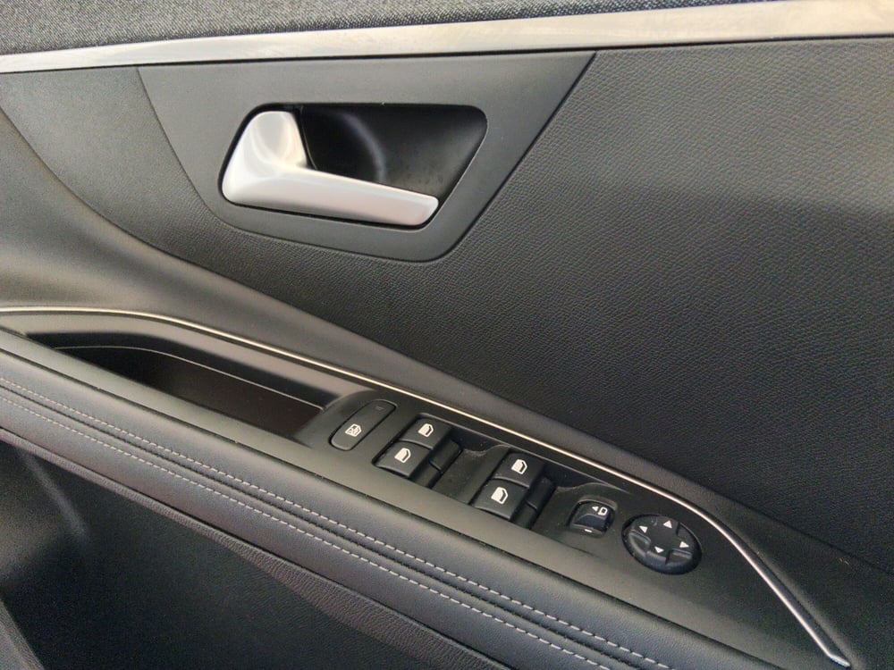 Peugeot 5008 usata a Pescara (9)