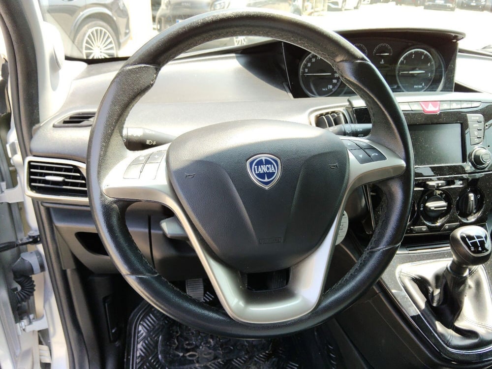 Lancia Ypsilon usata a Pescara (10)