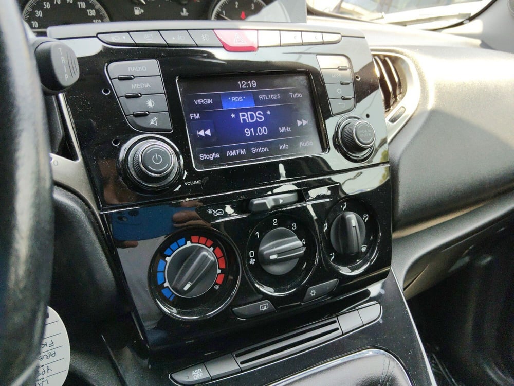 Lancia Ypsilon usata a Pescara (11)