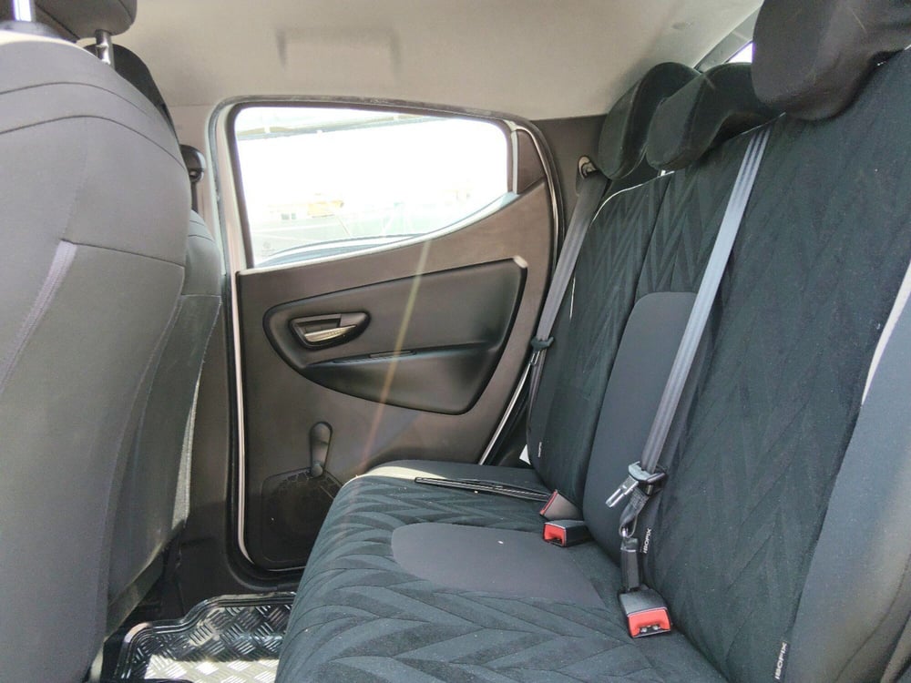 Lancia Ypsilon usata a Pescara (17)